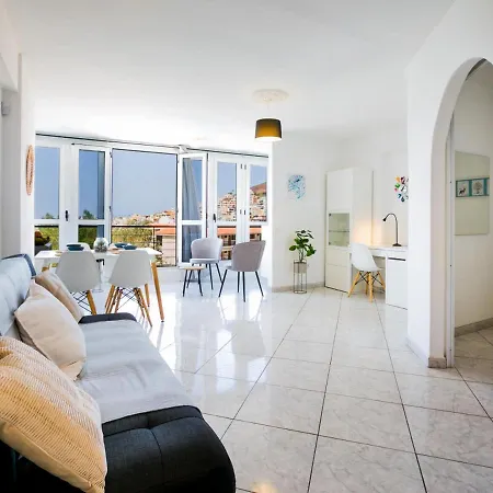 54 B La Estrella Apartman *
